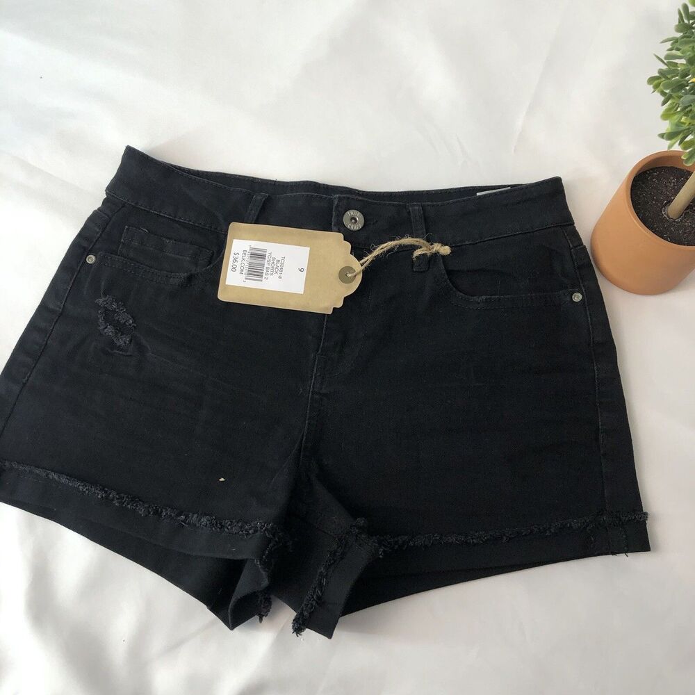 NWT True Craft  Juniors 7 Short Black Midrise Cuff Super Soft Stretch Inseam 3” - Picture 2 of 11